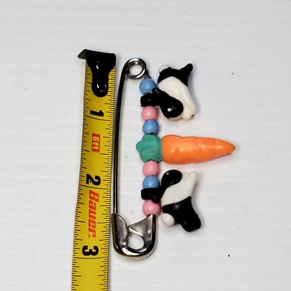 Hallmark Safety Pin Easter Bunny Rabbits Carrot & Beads Brooch 3" Vtg - Picture 5 of 6